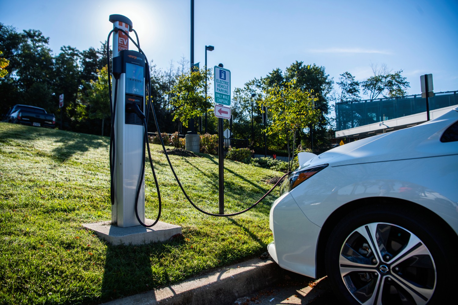 康普利汽車充電樁加盟品牌力量——引領(lǐng)新能源汽車充電新時(shí)代